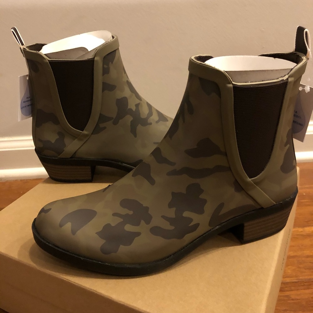 Lucky Brand Camo Boots Women’s Size 8